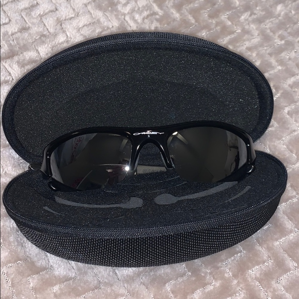 Men’s Black Oakley Sunglasses worn once w/ case